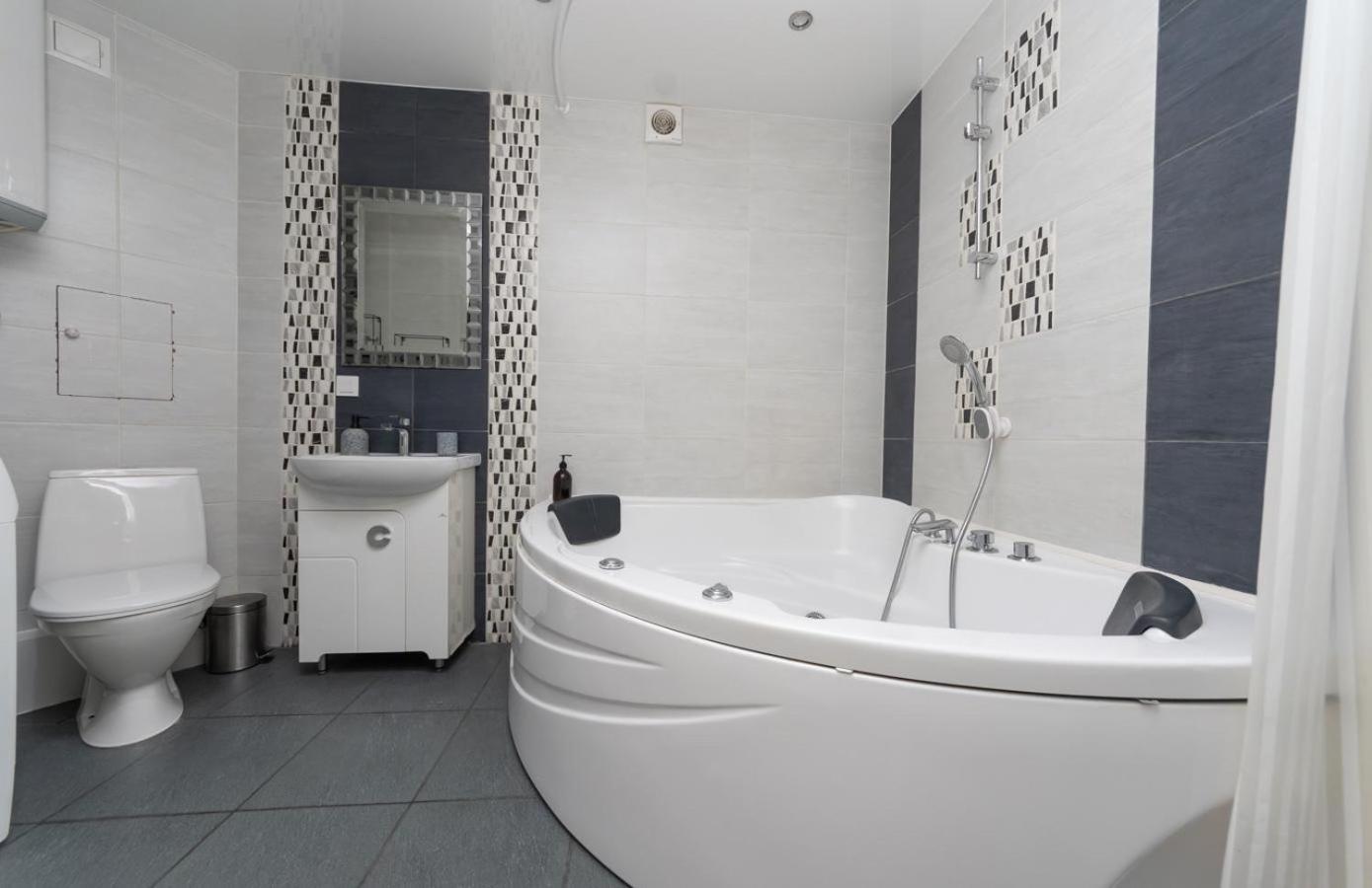 Flat24 On Lesi Ukrainki 3 Apartment Kyiv Exterior photo