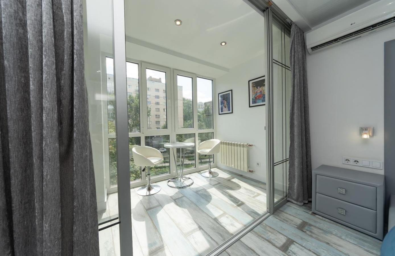 Flat24 On Lesi Ukrainki 3 Apartment Kyiv Exterior photo